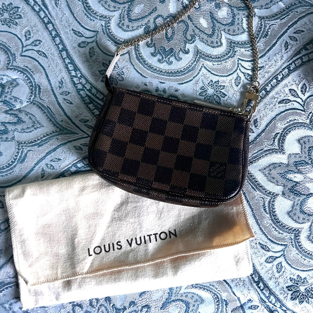 AUTHENTIC 🤎 LV  Damier Ebene Mini Pochette with Gold Chain and Trunk Print - Picture 10 of 16
